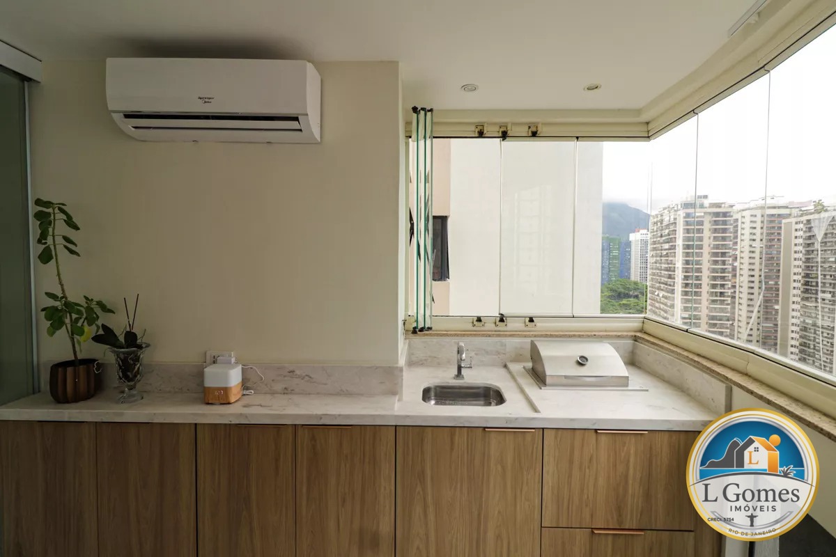 imgi_700_original894864094-696.7642340495453untitled8252